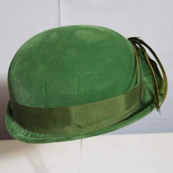 Vintage 60\'s Olive Green Hat with Grosgrain Ribbon and Feather